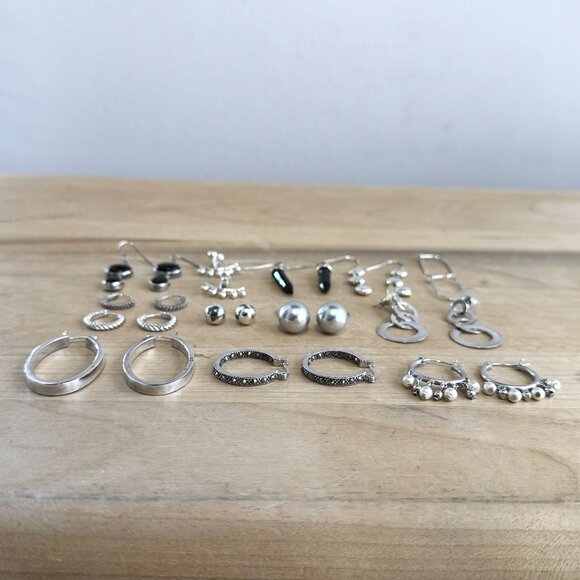 STERLING SILVER EARRINGS - ASSORTED HOOPS DANGLES POSTS - Lot of 13 pair - 50g - Picture 3 of 7
